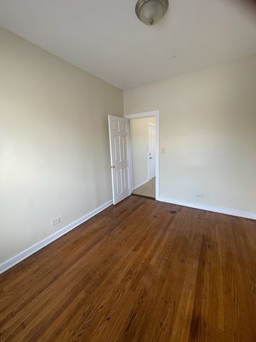 7955 S EMERALD Avenue 2, Chicago, IL 60620