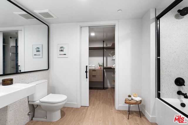 3688 Overland Avenue 303, Los Angeles, CA 90034