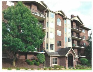 6675 S Cass Avenue 2A, Westmont, IL 60559