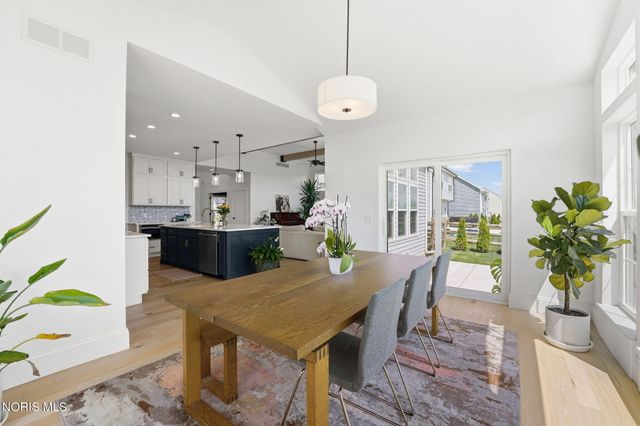 130 Barton Creek Drive, Perrysburg, OH 43551