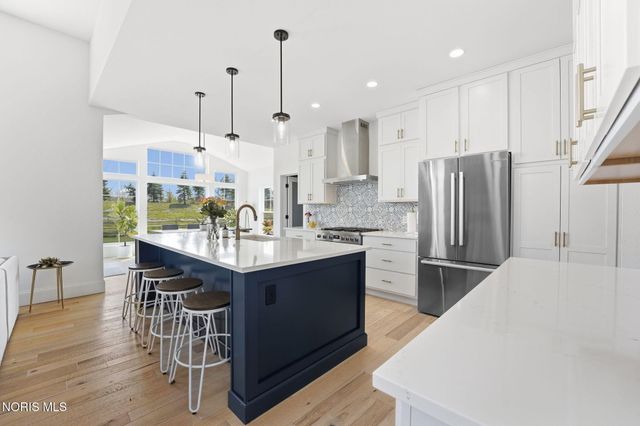 130 Barton Creek Drive, Perrysburg, OH 43551