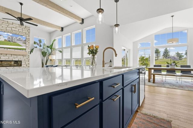 130 Barton Creek Drive, Perrysburg, OH 43551