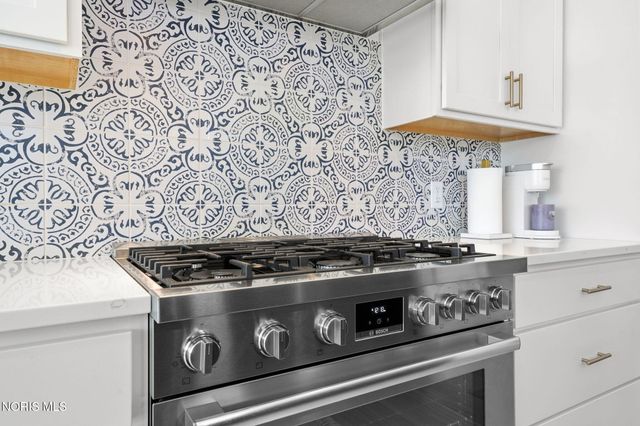 130 Barton Creek Drive, Perrysburg, OH 43551