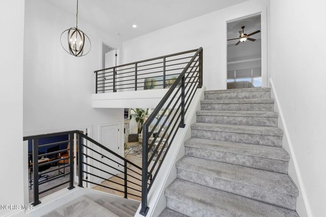 130 Barton Creek Drive, Perrysburg, OH 43551