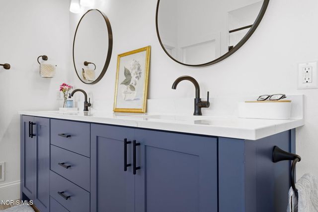 130 Barton Creek Drive, Perrysburg, OH 43551