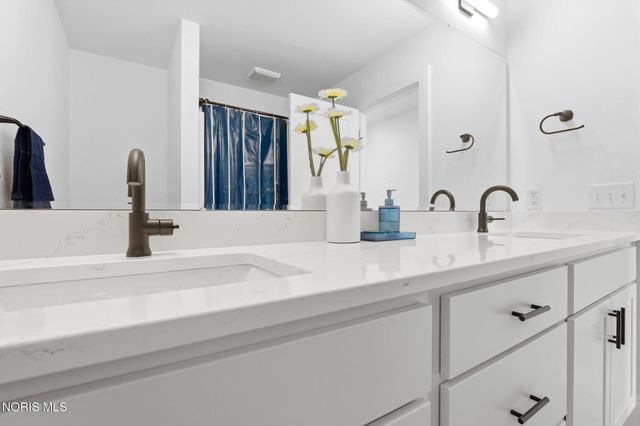 130 Barton Creek Drive, Perrysburg, OH 43551