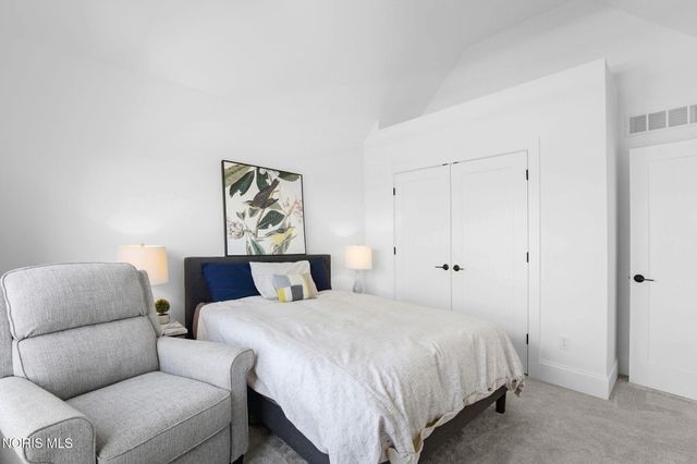 130 Barton Creek Drive, Perrysburg, OH 43551