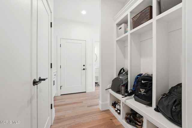 130 Barton Creek Drive, Perrysburg, OH 43551