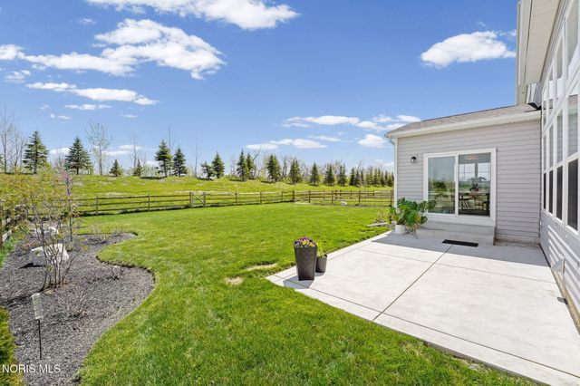 130 Barton Creek Drive, Perrysburg, OH 43551