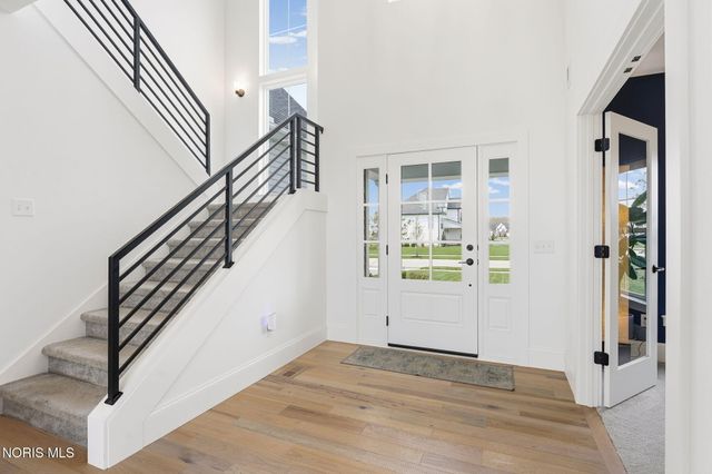 130 Barton Creek Drive, Perrysburg, OH 43551