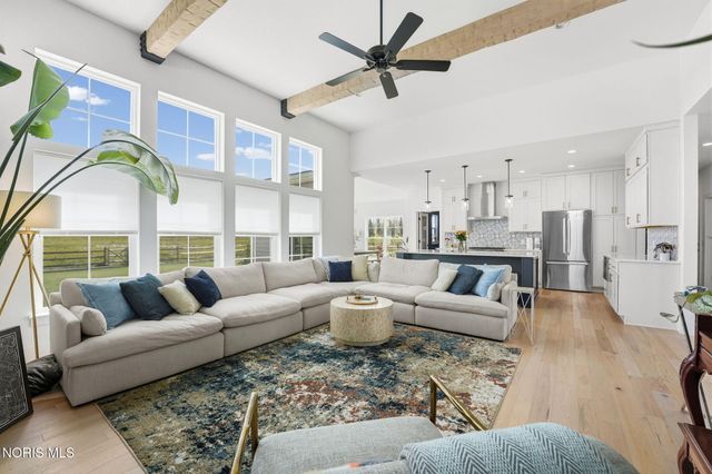 130 Barton Creek Drive, Perrysburg, OH 43551