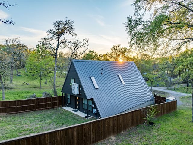 1219 Whispering Springs Drive, Tool, TX 75143