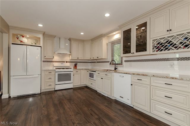 397 Connie Court, Eastlake, OH 44095