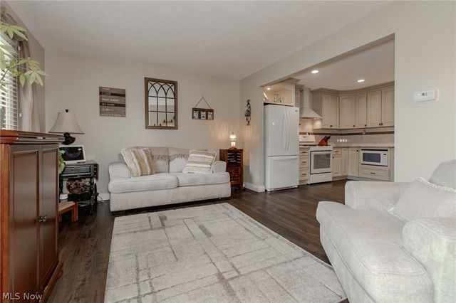 397 Connie Court, Eastlake, OH 44095