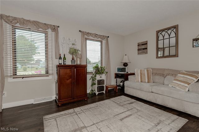 397 Connie Court, Eastlake, OH 44095