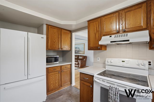 37944 Santa Anna Street, Clinton Township, MI 48036