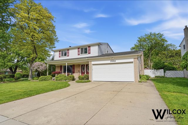 37944 Santa Anna Street, Clinton Township, MI 48036