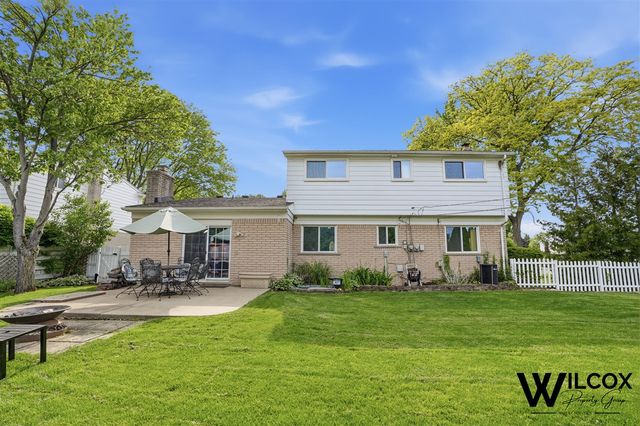 37944 Santa Anna Street, Clinton Township, MI 48036