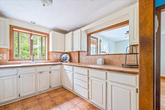 20 Brady Rd, Bourne, MA 02562