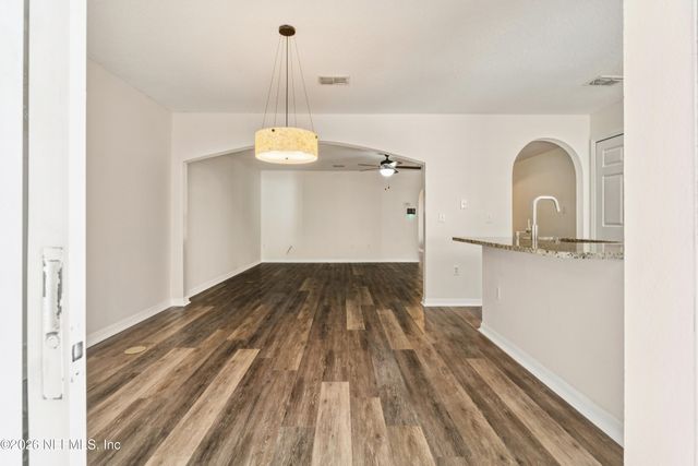 11798 LAKE BEND Circle, Jacksonville, FL 32218