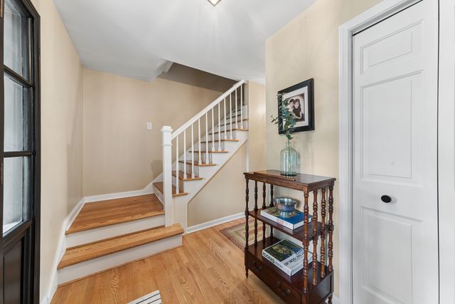 117 E Madison Avenue, Wheaton, IL 60187