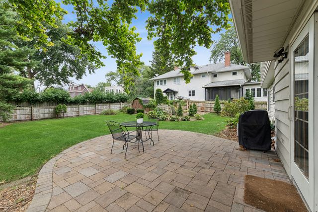 117 E Madison Avenue, Wheaton, IL 60187