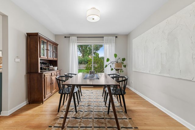 117 E Madison Avenue, Wheaton, IL 60187
