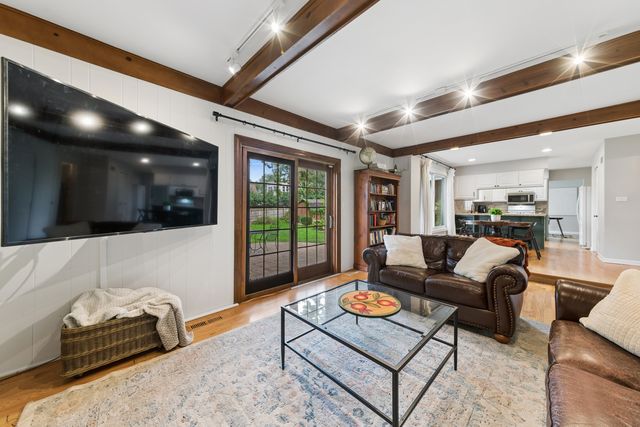 117 E Madison Avenue, Wheaton, IL 60187