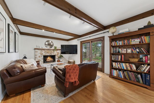 117 E Madison Avenue, Wheaton, IL 60187
