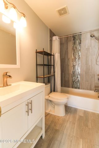 455 Hawthorne Place, Morganville, NJ 07751