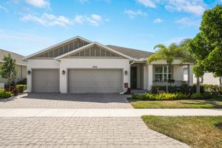 6801 NW Cloverdale Avenue, Port St. Lucie, FL 34987
