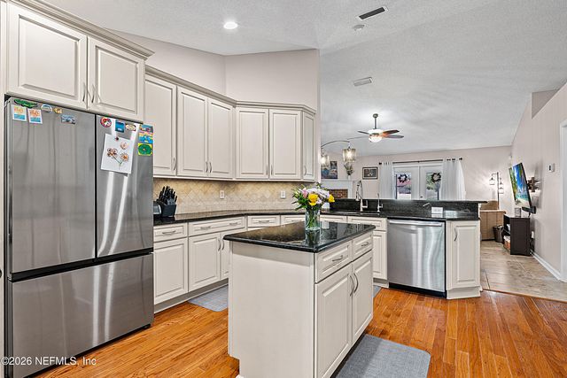 6359 LAKE PLANTATION Drive, Jacksonville, FL 32244