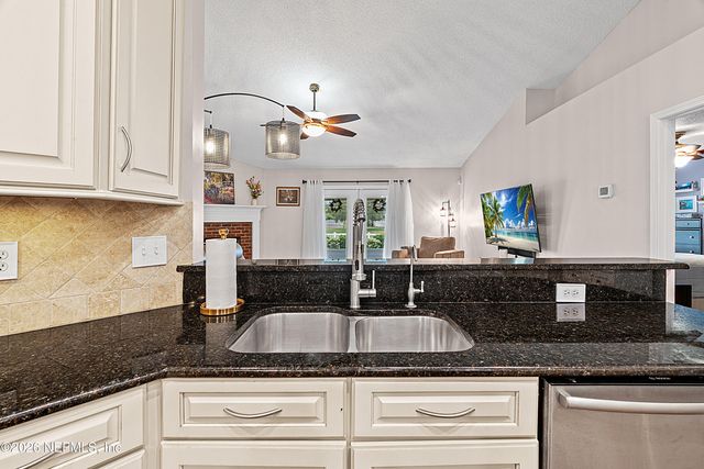 6359 LAKE PLANTATION Drive, Jacksonville, FL 32244