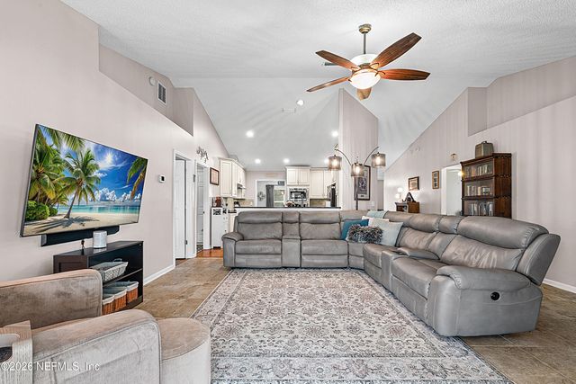 6359 LAKE PLANTATION Drive, Jacksonville, FL 32244