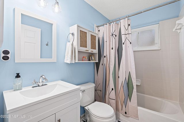 6359 LAKE PLANTATION Drive, Jacksonville, FL 32244