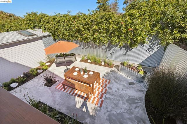 1509 Francis St, Albany, CA 94706