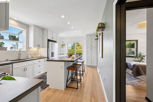 1509 Francis St, Albany, CA 94706