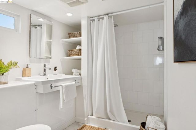 1509 Francis St, Albany, CA 94706