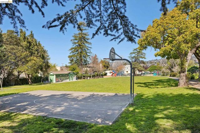 1509 Francis St, Albany, CA 94706