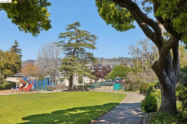 1509 Francis St, Albany, CA 94706