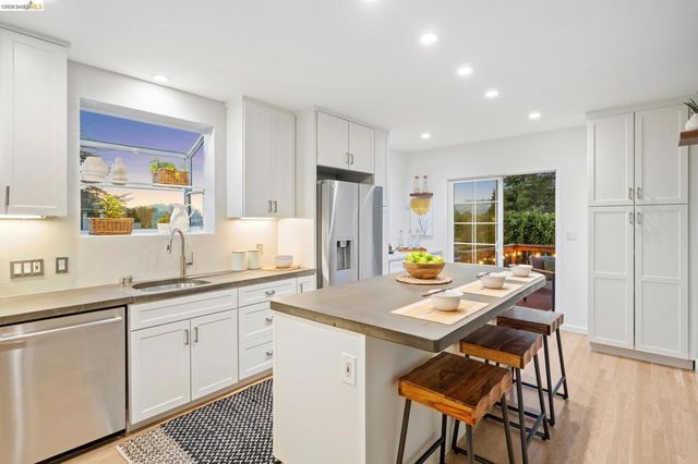 1509 Francis St, Albany, CA 94706