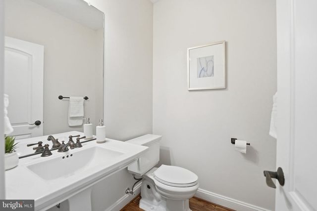 2905 HIBBARD ST, Oakton, VA 22124