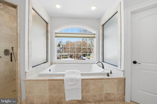 2905 HIBBARD ST, Oakton, VA 22124