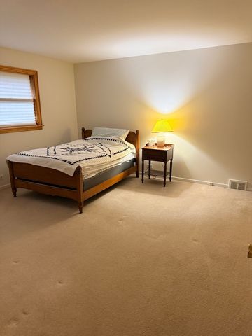 810 S We Go Trail, Mount Prospect, IL 60056