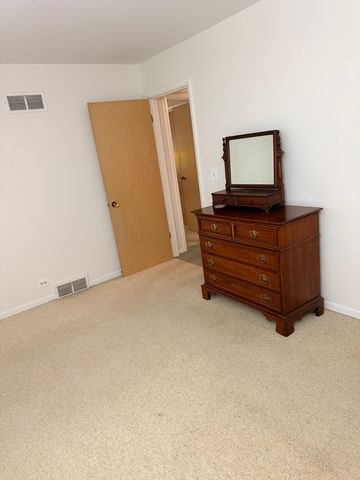 810 S We Go Trail, Mount Prospect, IL 60056