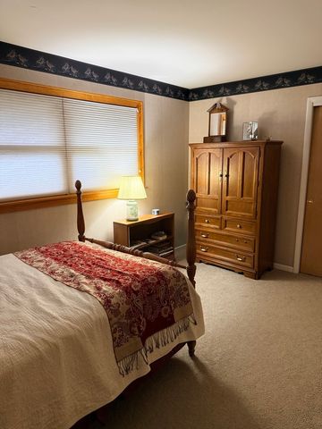 810 S We Go Trail, Mount Prospect, IL 60056