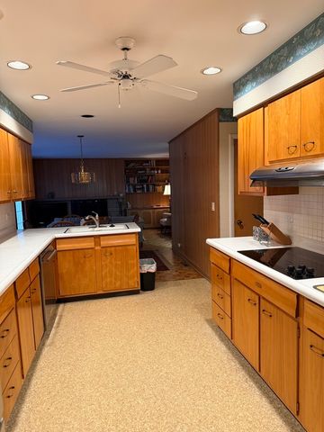 810 S We Go Trail, Mount Prospect, IL 60056