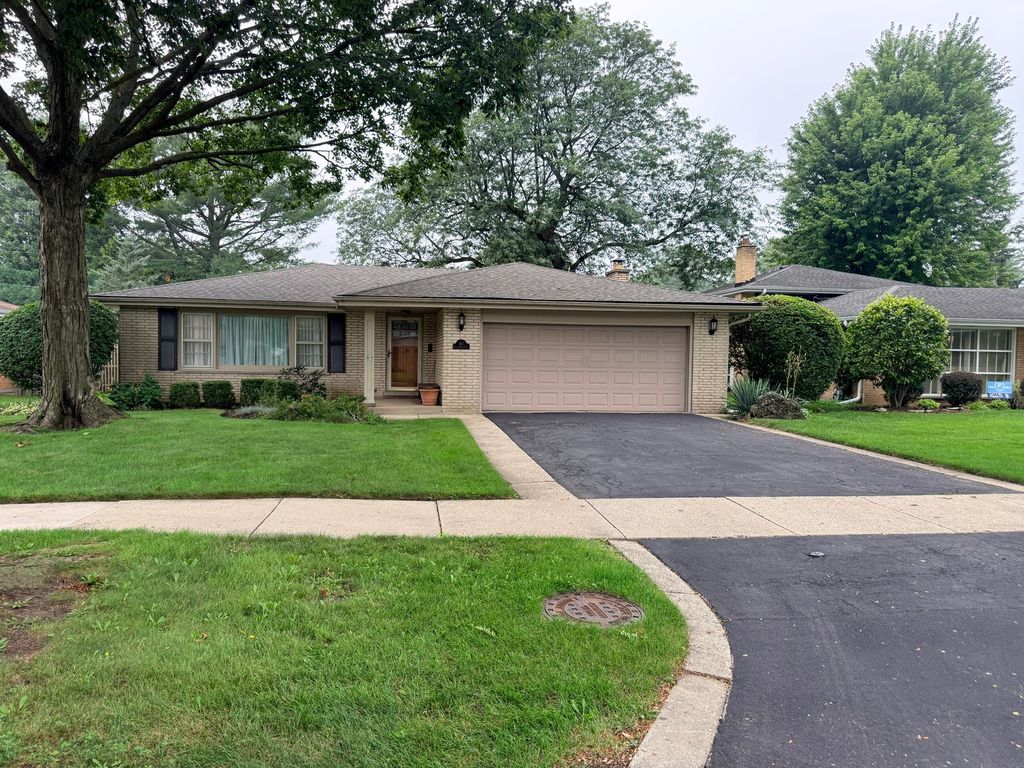 810 S We Go Trail, Mount Prospect, IL 60056