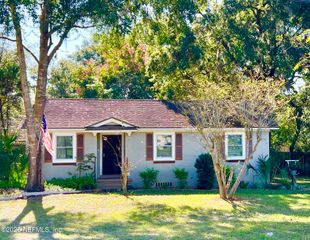 2071 HILLTOP Boulevard, Jacksonville, FL 32246