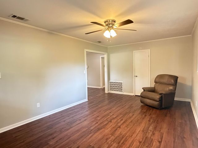 3002 Prince George, Hattiesburg, MS 39402